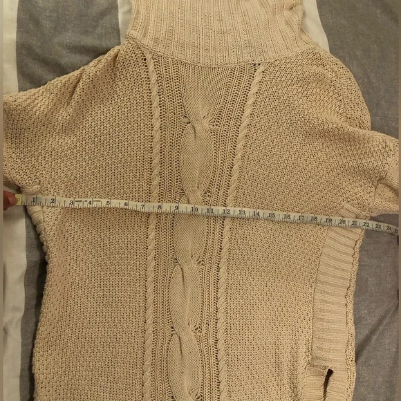 Knit Oversized Sweater Express size Small - Picture 13 of 17